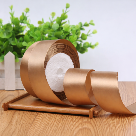 Satenska traka svijetlo smeđa 25mm